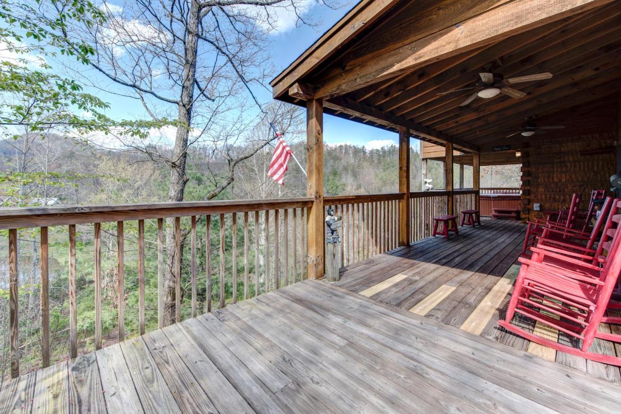 Lazy Cub Lodge Pigeon Forge Exterior photo