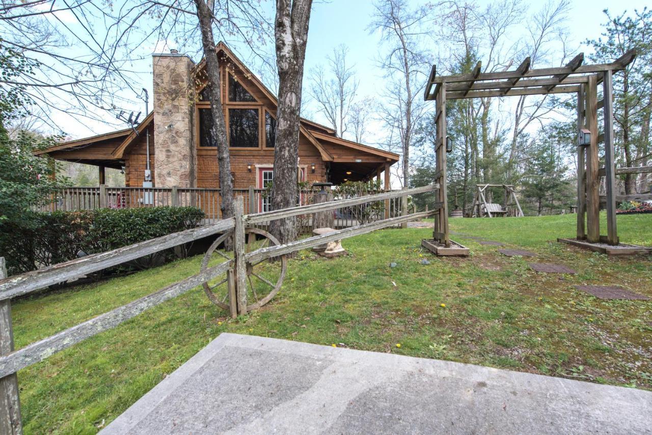 Lazy Cub Lodge Pigeon Forge Exterior photo