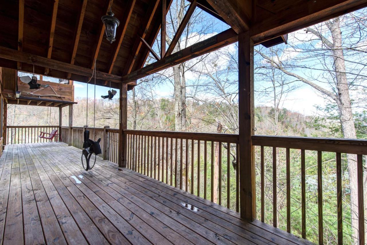 Lazy Cub Lodge Pigeon Forge Exterior photo