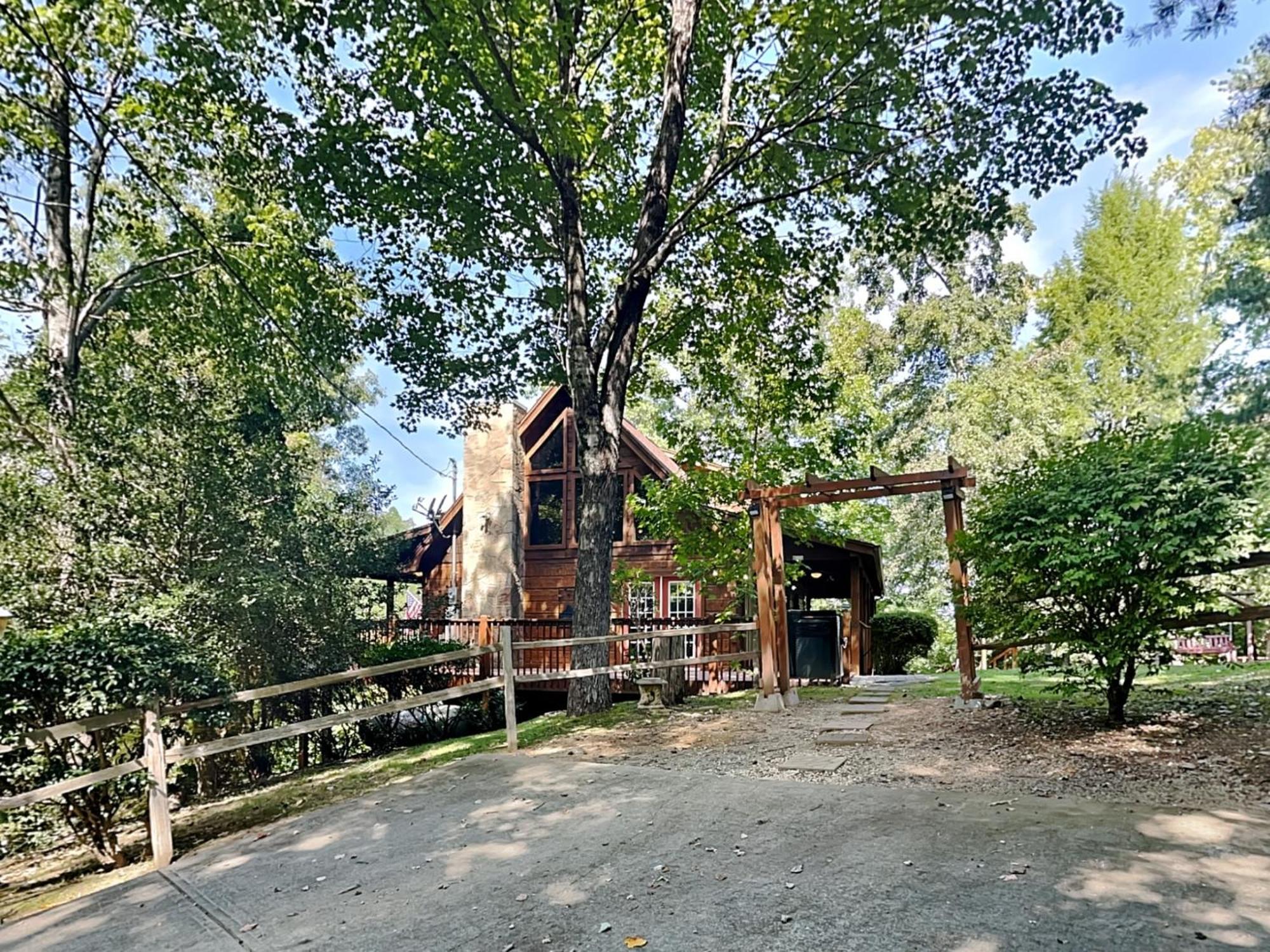 Lazy Cub Lodge Pigeon Forge Exterior photo